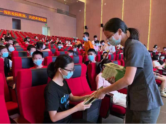 广宁法院2022年“开学第一讲”校园普法活动(已改）387.png